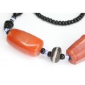 vechi colier tuareg . carnelian Idar-Oberstein & trade beads. Niger